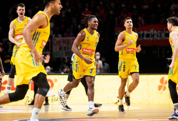 库里的四枚 库里的四枚