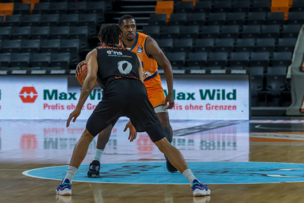 分扳成1比 分扳成1比